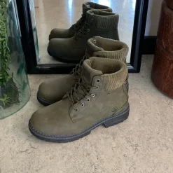 Whistler grøn vinterstøvle med let foer og smarte detaljer