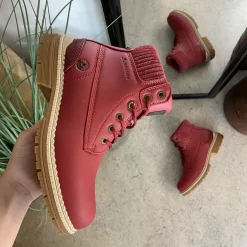 Whistler rød vinterstøvle med let foer og smarte detaljer