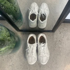 Woden letvægts sneakers med god svangstøtte