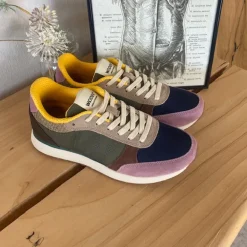 Woden multifarvet sneaker med mesh, læder & ruskind – udtagelig korkindersål & fleksibel rågummisål
